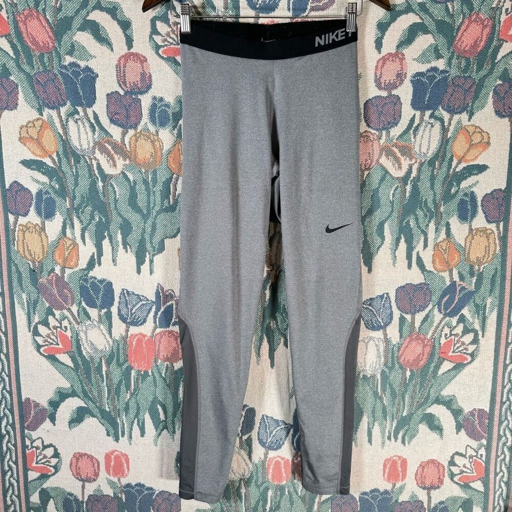 Nike Pro Grey Workout Leggings Women’s Size Medium Dri-Fit Polyester Spandex